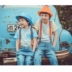 niños con gorro retro clasico